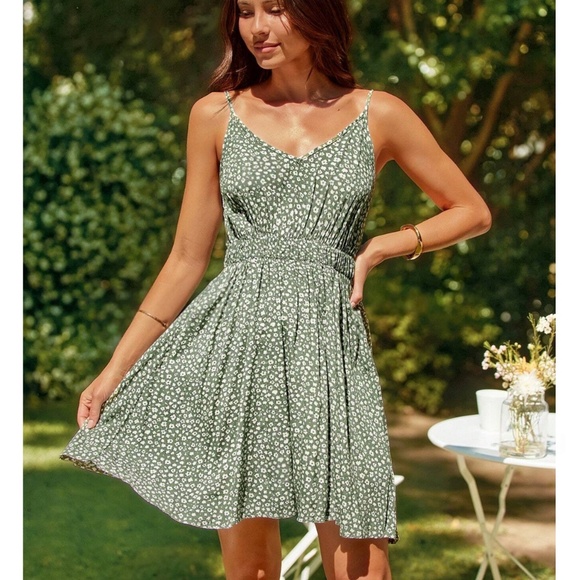Ditsy Floral Green Mini Dress Short, Cami Straps V-Neck, Flared - Picture 1 of 13